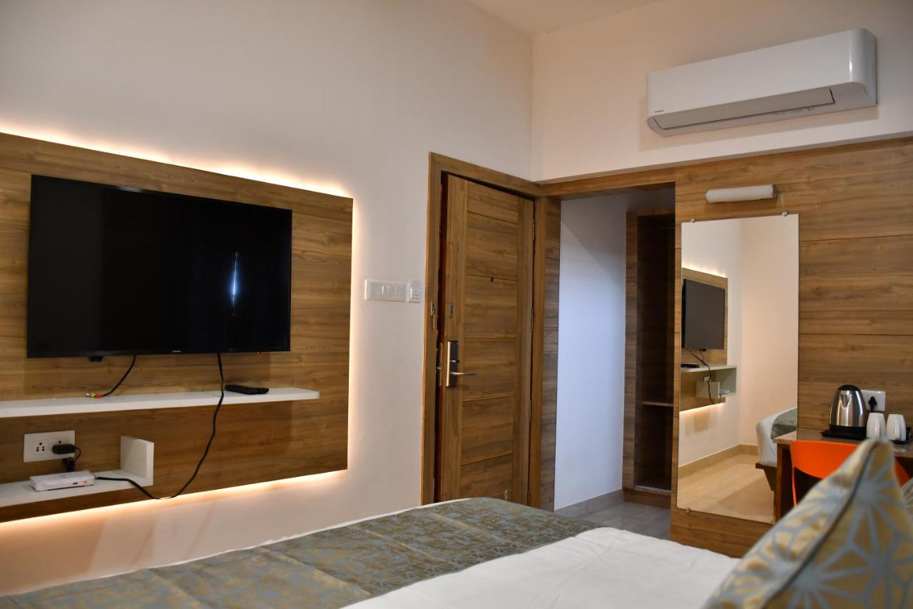 Adhikrishna Arcade Hotell Erode Eksteriør bilde